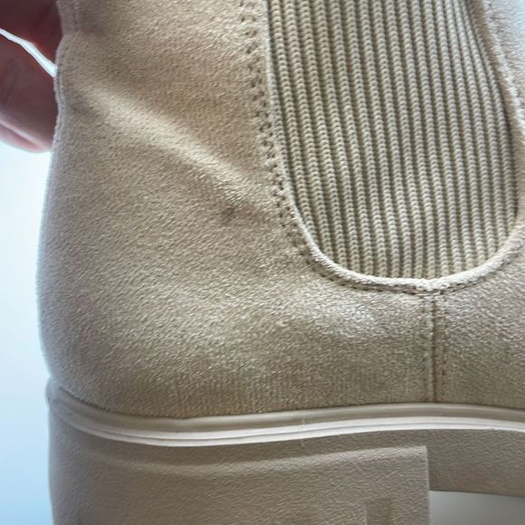 CUSHIONAIRE Women's slip on chelsea boot +Memory Foam SIZE 7 Wide - Picture 6 of 9